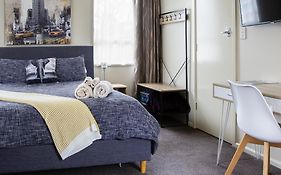 Chic Private Studio 5 Mins From Airport And Shops